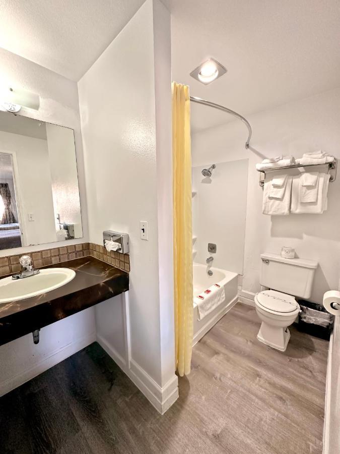 Economy Inn Флорънс Екстериор снимка